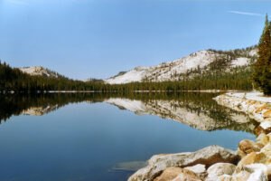 2001: Der Tenaya Lake im Yosemite.