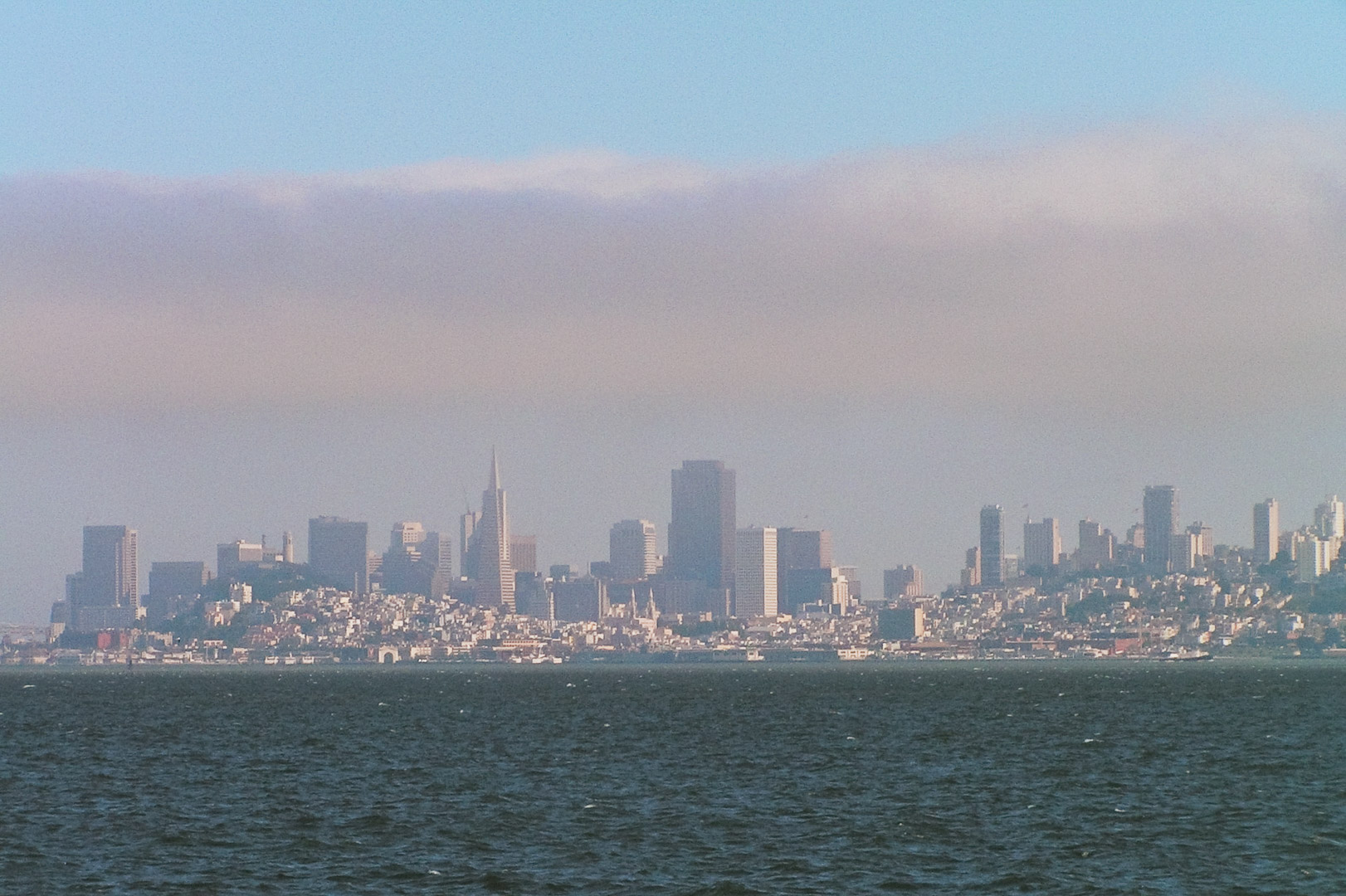 San Francisco - die Skyline von der Sausalito-Fähre aus.