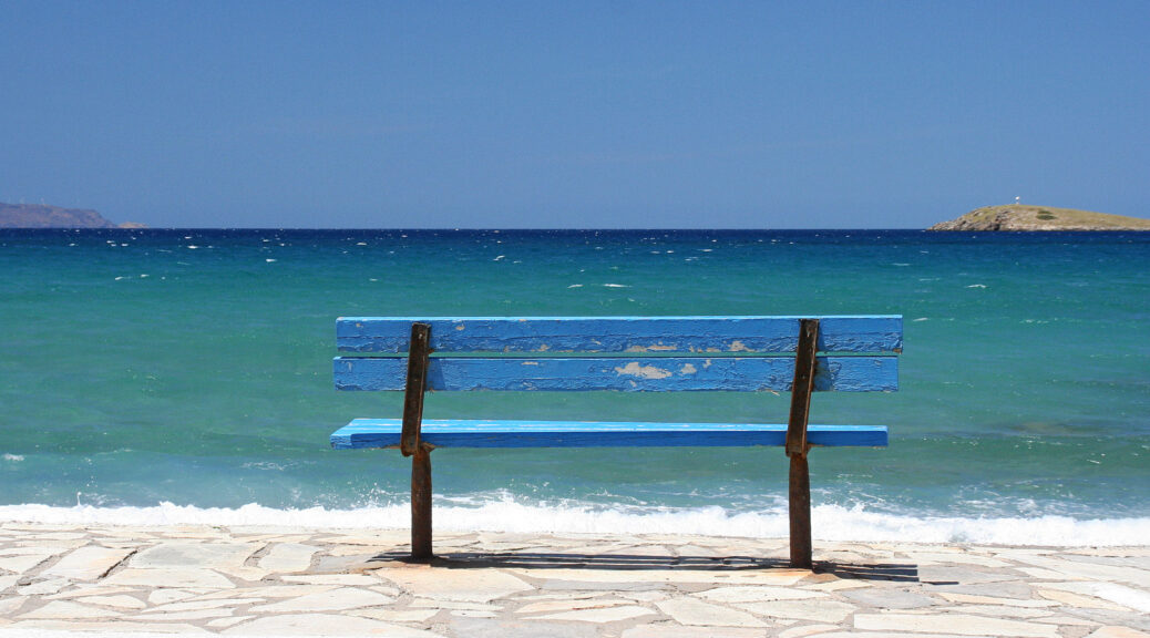 2005: Das Meer, die Bank ... in der Mirabello-Bucht.