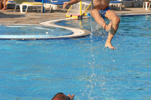 2005: Hotel Alexander Beach: stundenlang waren wir im Pool :-)