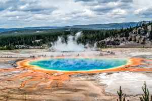 21.7.2014 Midway Geyser Basin - Grand Prismatic Spring, vom Overlook aus.