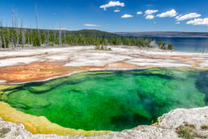 22.7.2014 West Thumb Geyser Basin - Abyss Pool