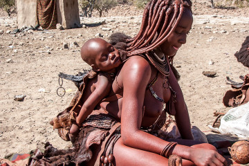 31.7. Himba-Dorf - Andenkenverkauf