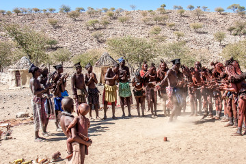 31.7. Himba-Dorf - Tanz