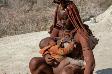 3.8.: Ugab --> Otjiwarongo - Himba-Stand