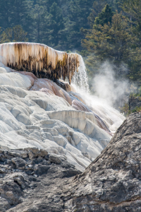 19.7. Mammoth Hot Springs - Palette Spring