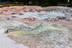 21.7. Lower Geyser Basin - Fountain Paint Pots