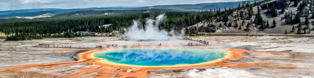 21.7. Midway Geyser Basin - Grand Prismatic Spring, vom Overlook aus.