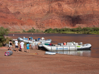 6.-7.8. Lee's Ferry