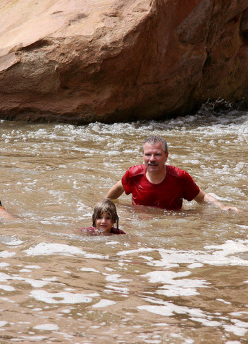 Wasserfall und Badestelle im Escalante River, Capitol Reef NP