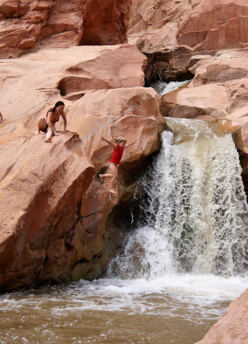 Wasserfall und Badestelle im Escalante River, Capitol Reef NP