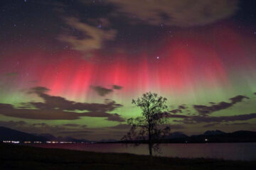 Arctic Light, red Aurora - by Fred Olsen, Norway