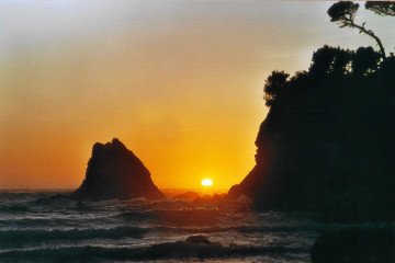 Mendocino: Sonnenuntergang am Strand des Pine Beach Inn.