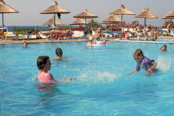 Hotel Alexander Beach: stundenlang waren wir im Pool :-)