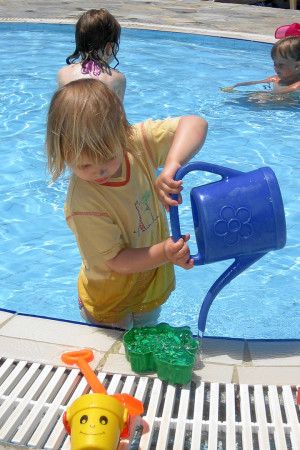 Hotel Alexander Beach: stundenlang waren wir im Pool :-)