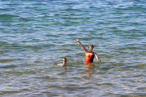 Zur Sicherheit mit Schwimmgürtel