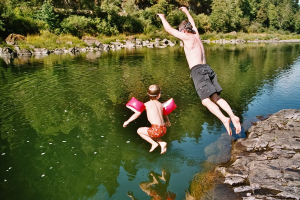 Oregon - malerische Badestelle am Umpqua River