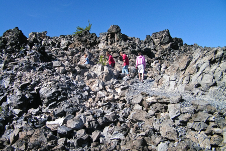 Newberry Crater in Oregon - der Obsidian-Lava-Flow.