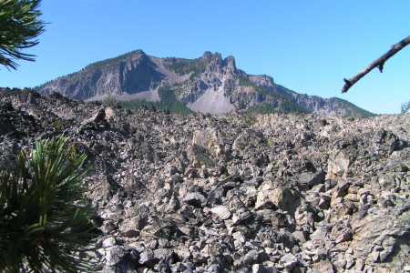 Newberry Crater in Oregon - der Obsidian-Lava-Flow.