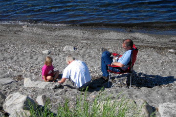 Spielen am Yellowstone Lake