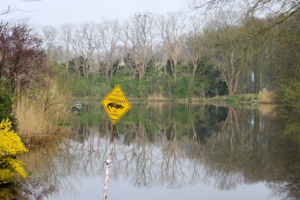 Scherzkeks am Picardie-Kanal