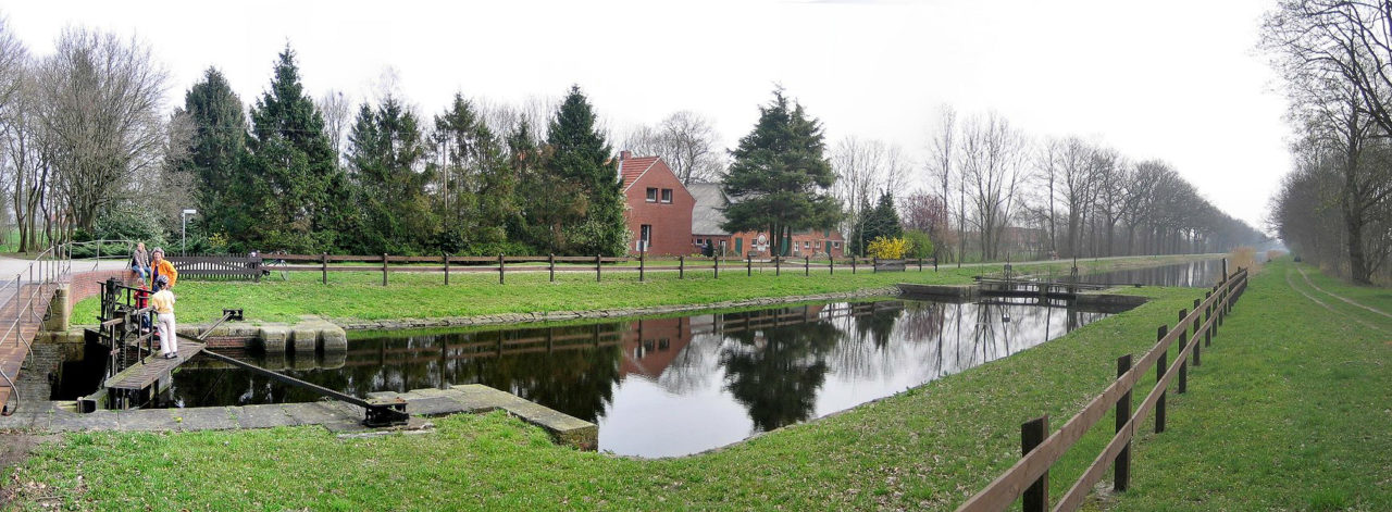 Schleuse am Coevorden-Picardie-Kanal