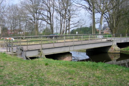 Schleuse am Coevorden-Picardie-Kanal