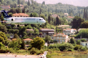 Die landenden Flugzeuge fliegen unter uns vorbei!