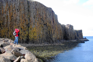 Fotowettbewerb am Felsen von Stykkishólmur.