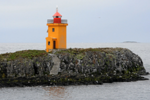 Eine der 1000'en Inselchen im Breidalsfjördur.