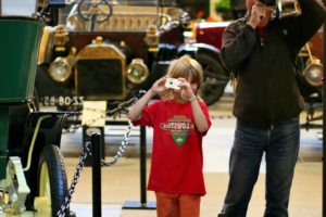 2006: Luis und Papa im Ford-Museum