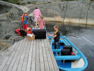 Koffertransport mit dem Boot