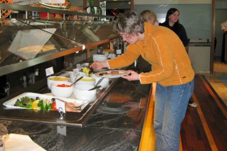 Jeden Tag: Frühstücks- und Mittagsbuffet ...