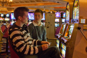 2.1.: Das Venetian. Die beiden verspielen jeder 1 Dollar ... und werden erwischt ;-(