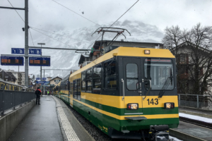 24.2.2017 - Zum Skigebiet mit der Zahnradbahn (Wengernalpbahn)
