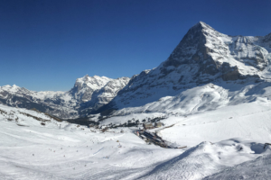 27.2.2017 - Blick vom Lauberhorn auf Kleine Scheidegg, rote Piste (42)