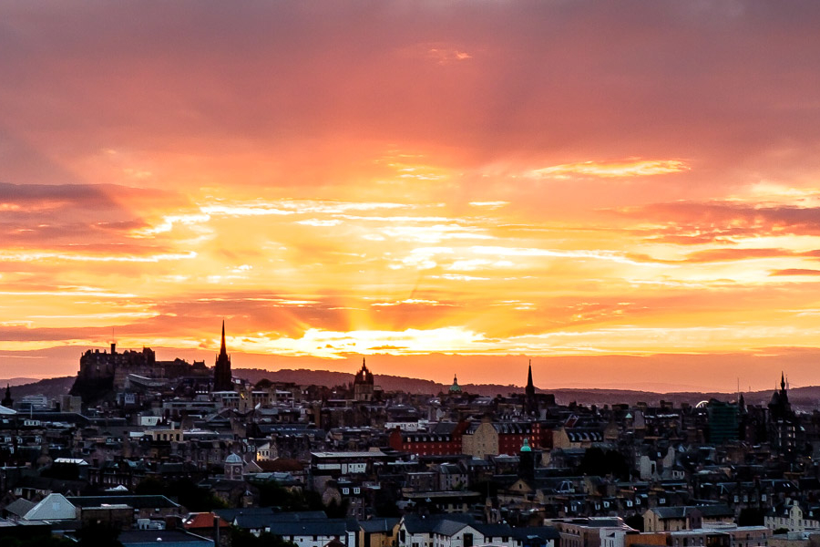 10.9.2016 - Blick von Arthur's Seat auf Edinburgh