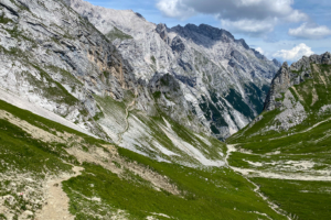 20.7.2020 - Gatterltour: Der Abstieg vom Gatterl (Blick vom Felderer Joch)