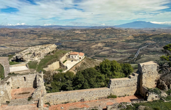 16.10.2020 - Enna, Castello di Lombardia und Rocca di Cerere.