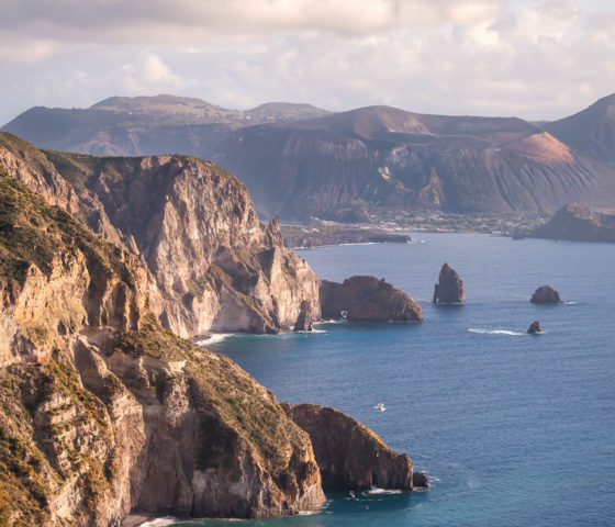 30.10.2020 - Giro di Lipari. Bick auf Vulcano und Spiaggia Valle Muria