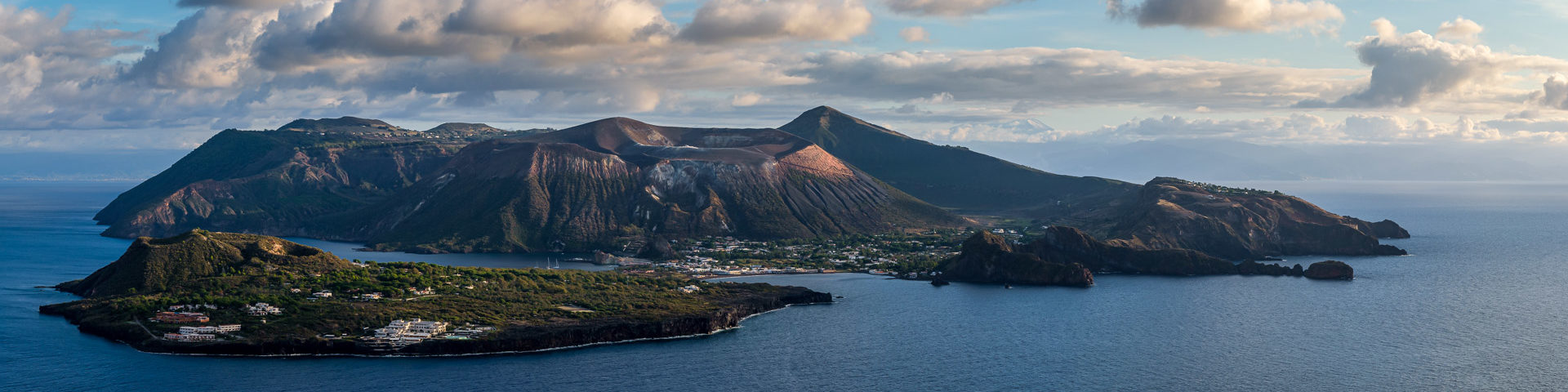 29.10.2020 - Blick auf Vulcano, vom Osservatore, Lipari