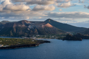 29.10.2020 - Blick auf Vulcano, vom Osservatore, Lipari