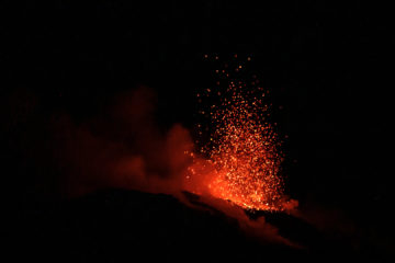 3.11.2020 - Nachtwanderung zur Sciara del Fuoco, Stromboli (19:18)