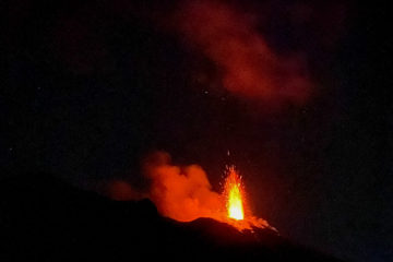 3.11.2020 - Nachtwanderung zur Sciara del Fuoco, Stromboli (19:18)