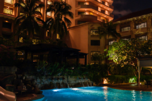 15.6.2023 - Pool des Paradox Hotels