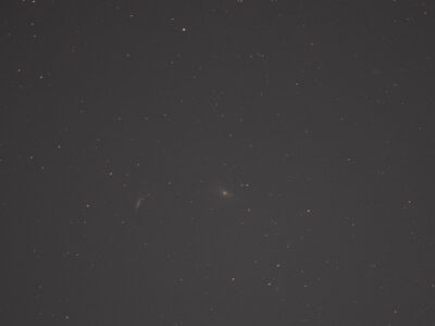 3.3.2025 - 1. Test X-H2S, 200+1.4x, f/2.8, ISO 1600, 10s, Einzelbild: wenig Kontrast, Vignetting, Satellit 3.3.2025 - 1. Test X-H2S, 200+1.4x, f/2.8, ISO 1600, 10s, Einzelbild: wenig Kontrast, Vignetting, Satellit