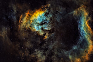 26.1.2026 - NGC 7822 Teddy Bear Nebula, SHO DBE, 1h RGB, 5h Ha, 10h S2, 15h O3 im Okt/Nov 2025